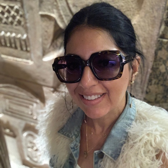 Meet your Posher, Nikki Kryptonite - Picture 6 of 8